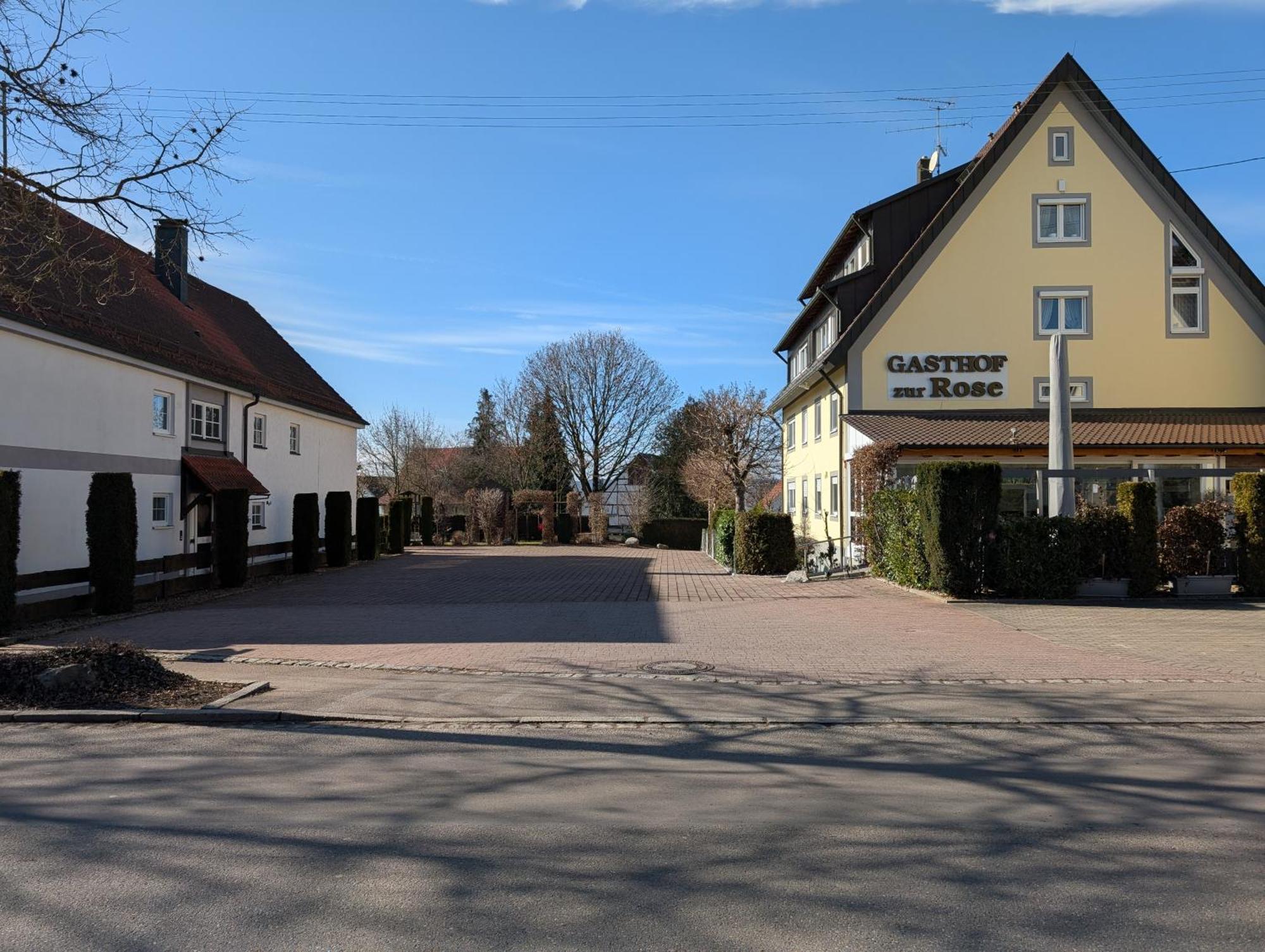 Hotel-Gasthof Zur Rose Weißenhorn Esterno foto
